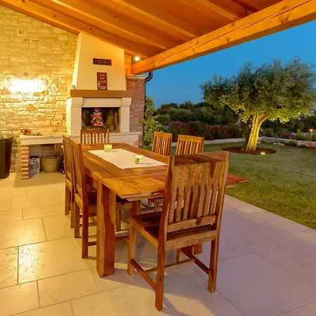 Villa Rajski Dvori *