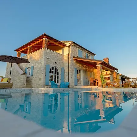 Rajski Dvori Villa *